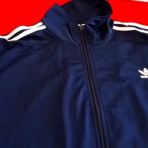 Navy blue and white Prime Green sweat shirt that i